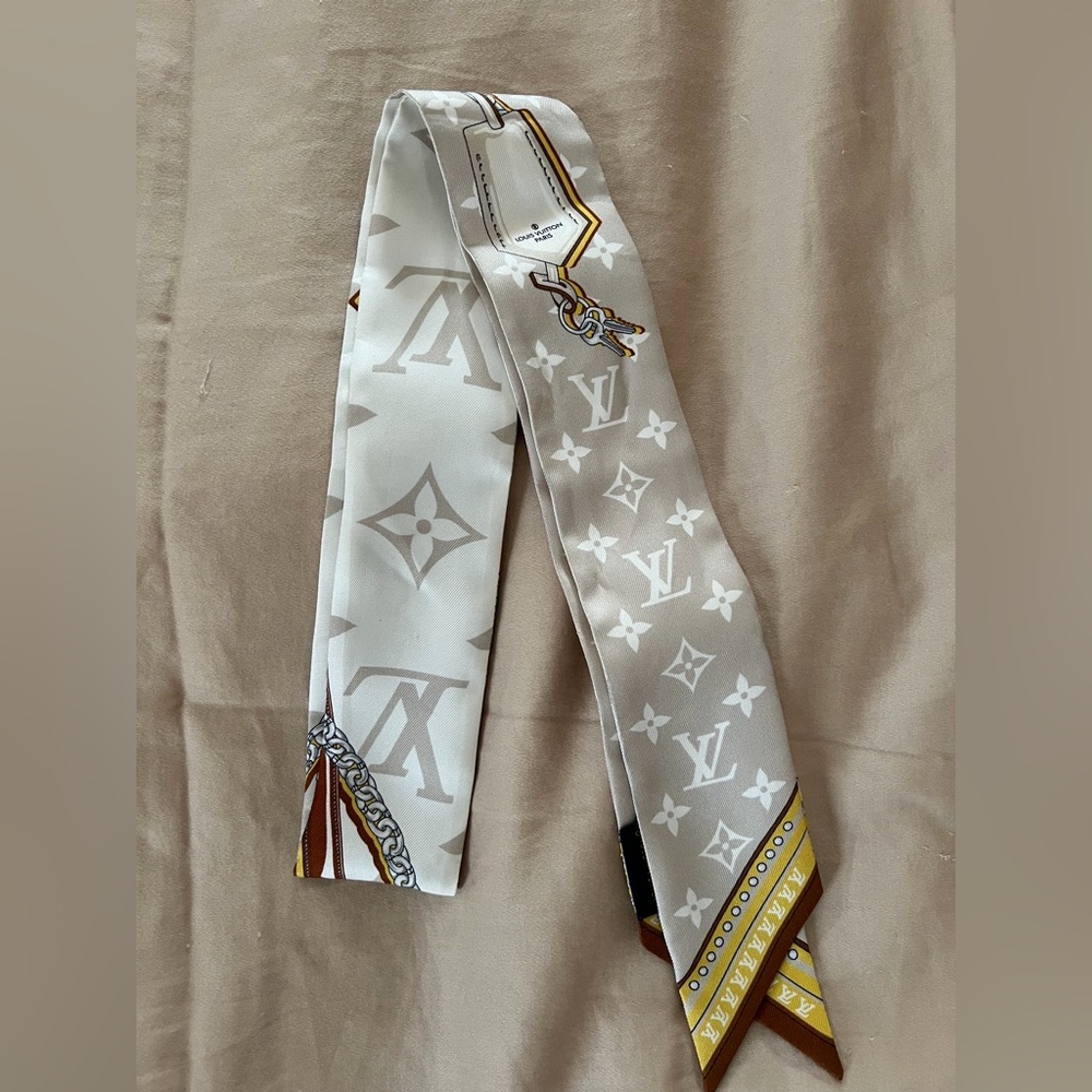Louis Vuitton Bandeau - Picture 2 of 6